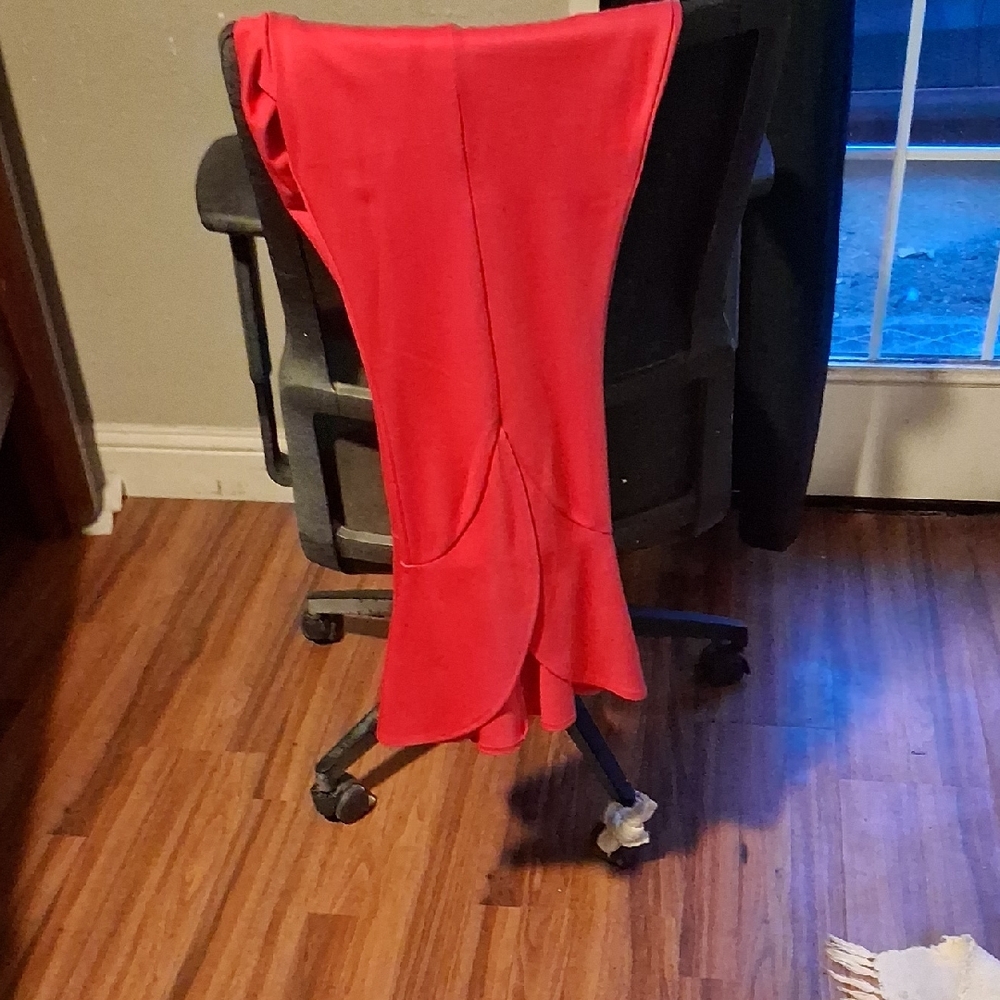 Elegant Hot Pink Looks Red